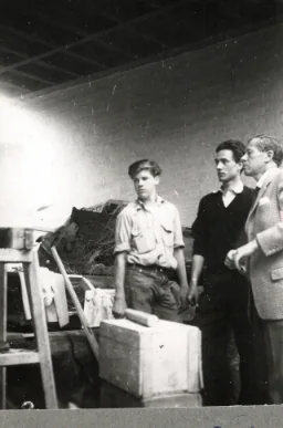 Hilko Weerda mit Professor Hans Wimmer und einem Akademieschüler